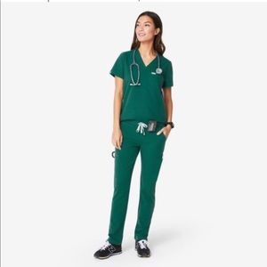 Figs Hunter Green Scrub Set